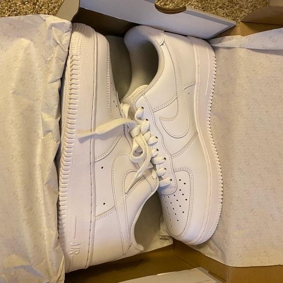 Nike Air Force 1 Low ‘07 - Picture 2 of 8